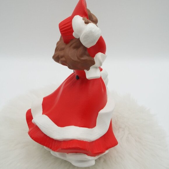 Vintage Atlantic Mold 8.5" Hand Painted Ceramic Lady Christmas Caroler Figurine - Picture 4 of 11